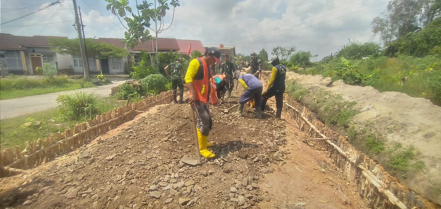 Hari Ke-19 TMMD ke-129, Satgas Kodim 0418/Palembang Genjot Pembangunan Jalan 750 Meter Demi Akses yang Lebih Baik 1