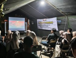 Nobar Bersama Satgas TMMD Ke-129, Karang Taruna Talang Jambe Perkuat Silaturahmi dengan TNI
