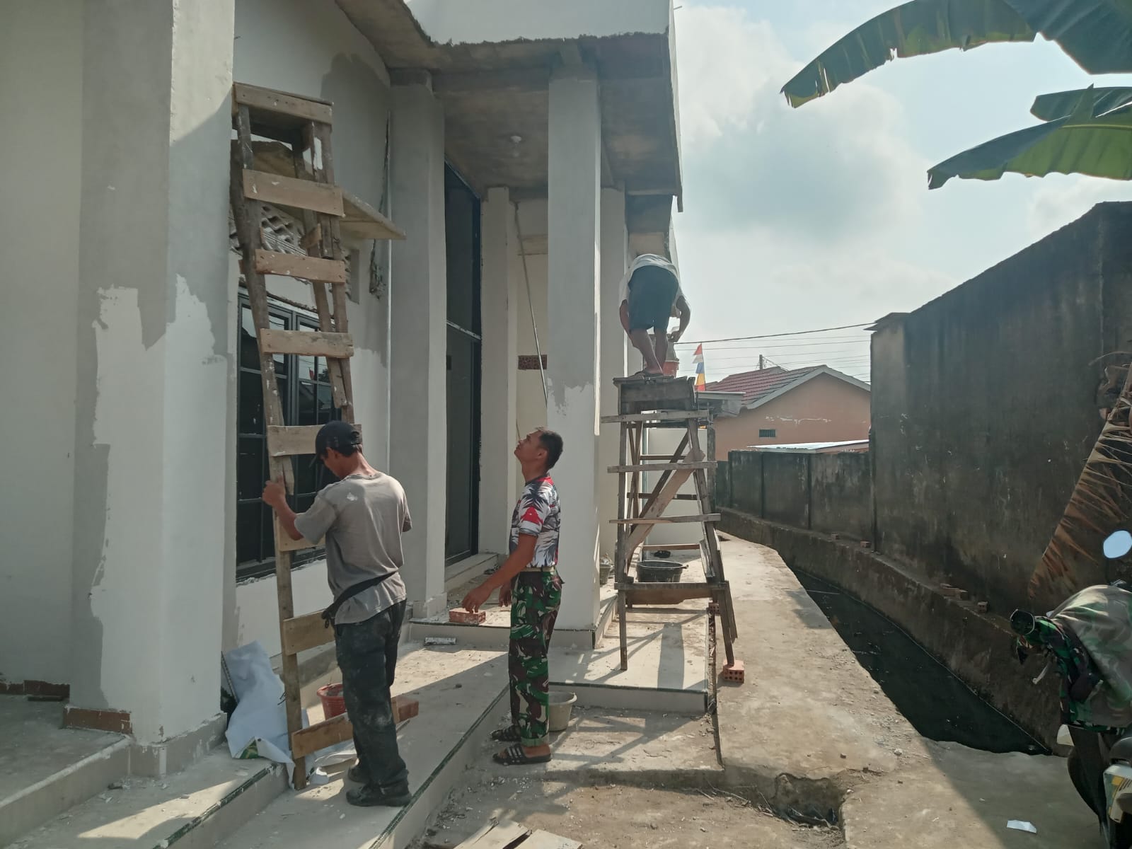 Satgas TMMD Ke-129 Kodim 0418/Palembang Optimistis Mushola Baitul Magfurin Segera Rampung 1