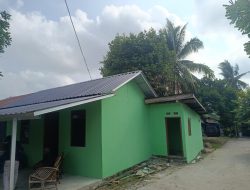 Tahap Akhir Rehab RTLH, Satgas TMMD Ke-129 Rapikan Lingkungan Rumah Bapak Karyo