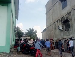 Puluhan Warga RT 05 Kelurahan Rawasari Geruduk Kantor Lurah, Sampaikan Mosi Tidak Percaya terhadap Ketua RT
