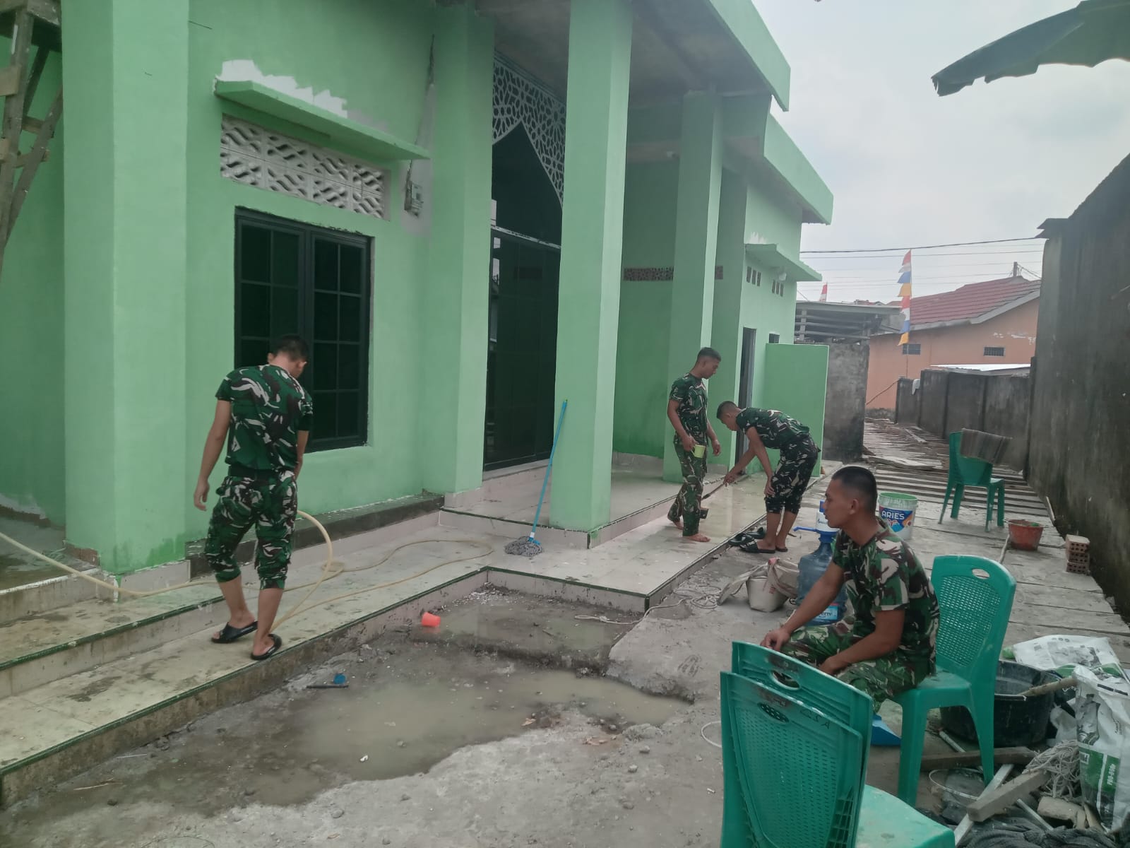 H-1 Penutupan TMMD ke-129, Mushola Baitul Maghfurin Terus Dipoles 1