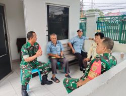 Babinsa 5 Ilir Koramil 418-05/Lemabang Komsos Bersama Sekuriti dan Guru, Bahas Keamanan hingga Antisipasi Curanmor