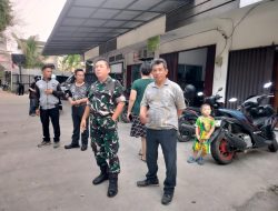 Jaga Kondusivitas Wilayah, Babinsa 9 Ilir Imbau Penjaga Ruko dan RT Tingkatkan Koordinasi