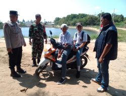 Cegah Tawuran, Babinsa Bukit Sangkal Bersama Polisi Bubarkan Pelajar yang Nongkrong Saat Jam Sekolah