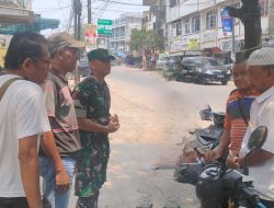 Cegah Karhutla dan Curanmor, Babinsa 11 Ilir Edukasi Warga Lewat Komsos