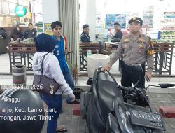 Motor Hitam Tak Bertuan Terparkir 3 Hari Tak Bertuan di Parkiran Toko, Polres Lamongan Langsung Amankan Lewat Laporan 110