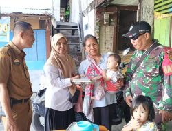 Babinsa 27 Ilir Bagikan Jumat Berkah, Perkuat Kedekatan dengan Warga