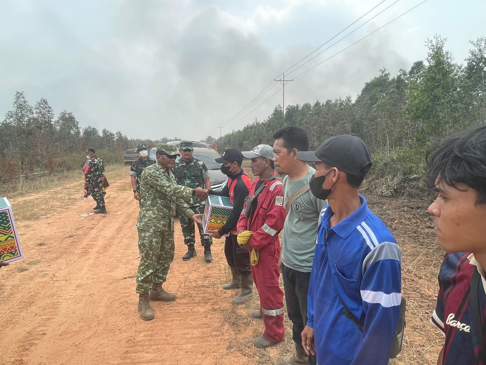 Tim Penyuluhan Karhutla Mabes TNI Tinjau Titik Api di Babat Supat 2