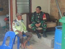 Babinsa Kelurahan Duku Bersama Security Bahas Keamanan Lingkungan Komplek Duta Taman Kenten
