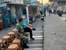 Babinsa Sembilan Ilir Ajak Warga Jaga Kebersihan Lingkungan dan Kamtibmas