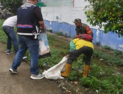 Antisipasi Banjir, Babinsa 10 Ilir Bersama Warga Gelar Bakti Mandiri