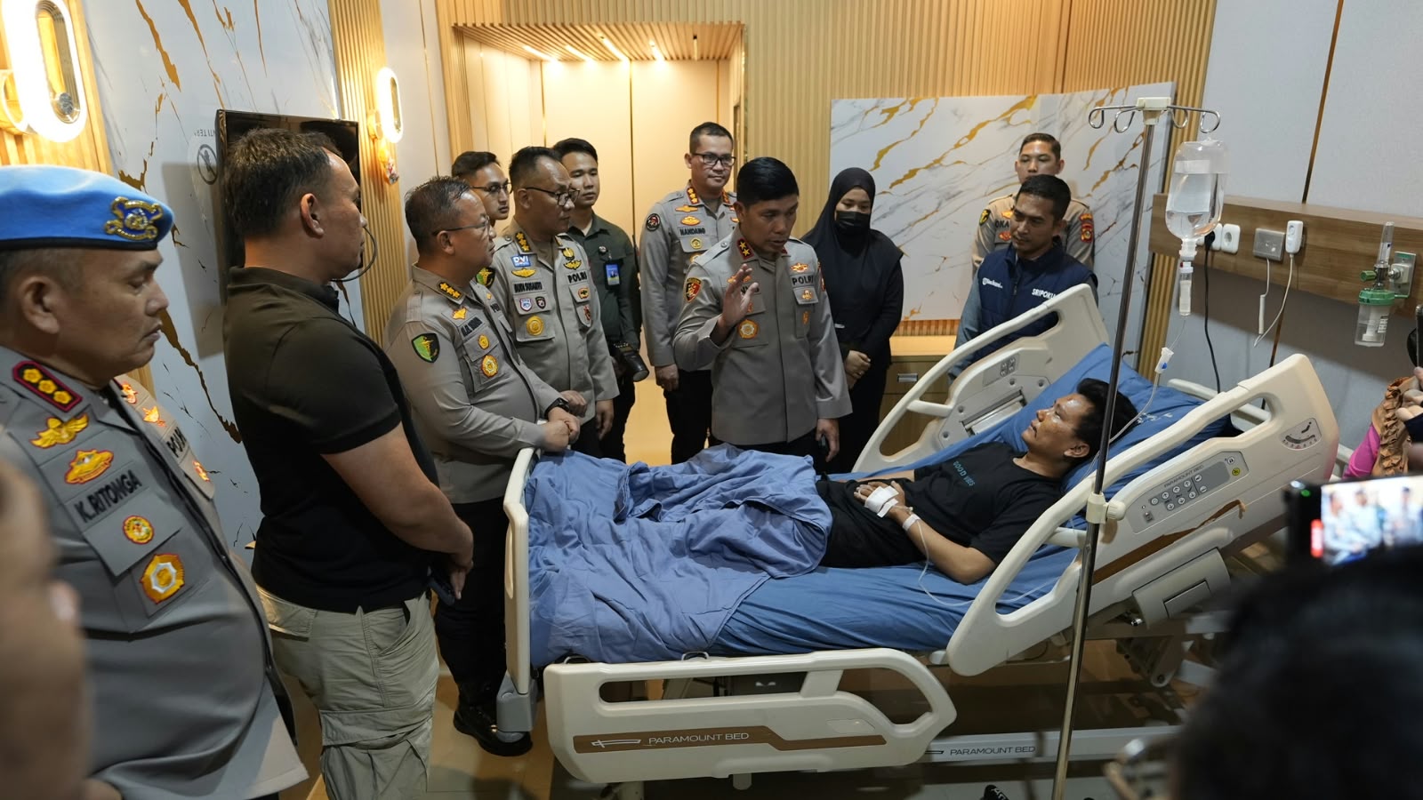 Kapolda Sumsel Pastikan Korban Bentrokan di Depan Mapolda Mendapat Perawatan Terbaik 1