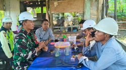 Babinsa Sungai Lais Sambangi Pelabuhan Pelindo, Imbau Security dan Karyawan Cegah Kebakaran 5