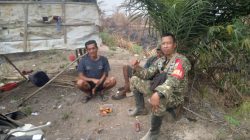 Babinsa Pulokerto Imbau Warga Tidak Membakar Lahan di Tengah Kabut Asap Palembang