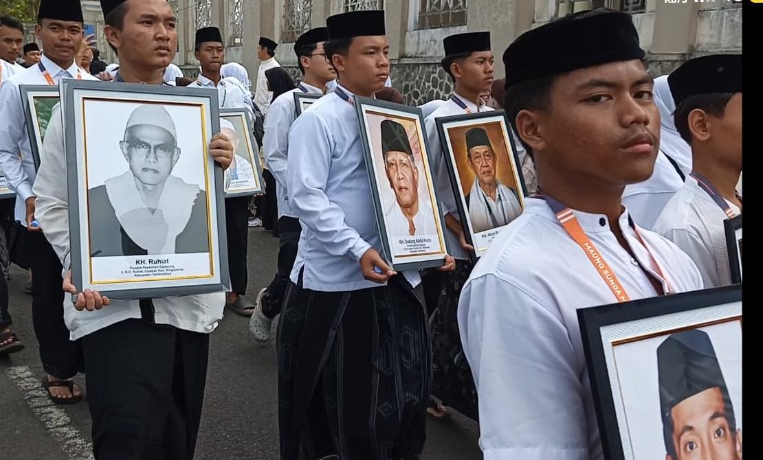 Meriah dan Penuh Sejarah, Kirab HSN 2026 Tasikmalaya Kenang Jasa Para Pendiri Pesantren 1