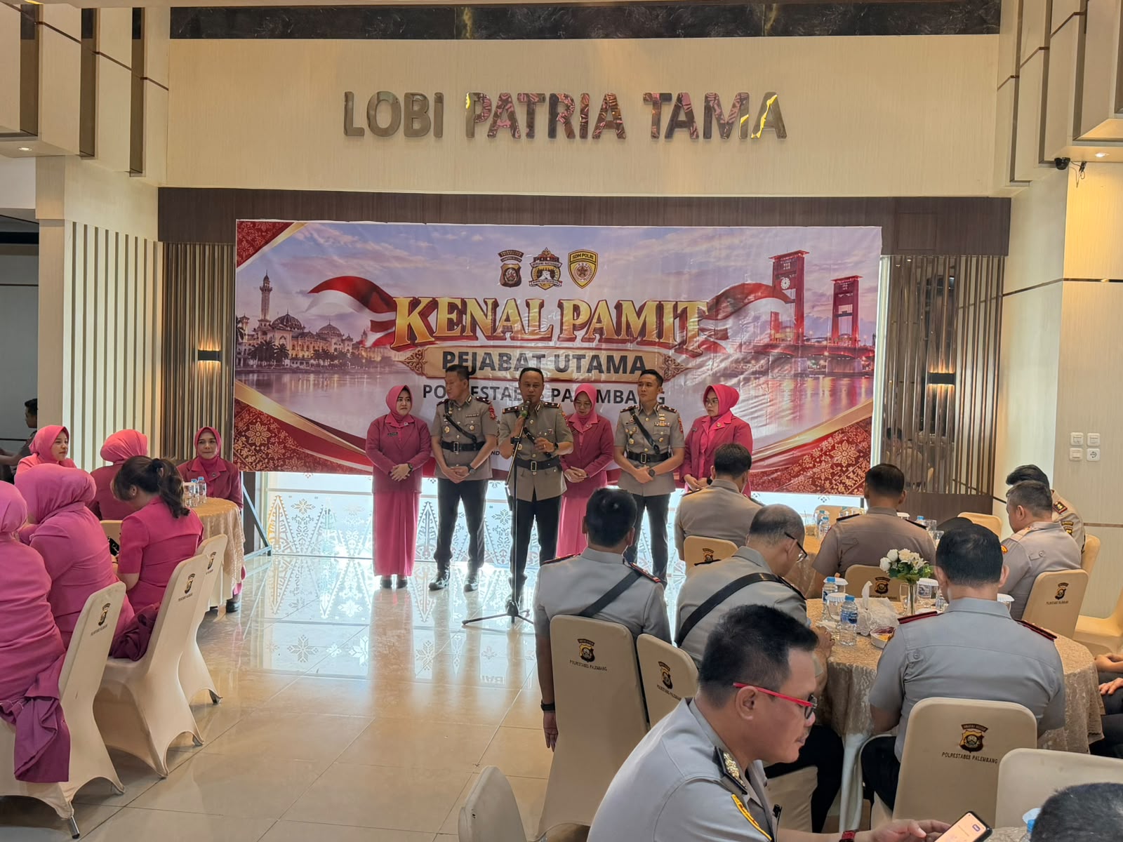 Kapolrestabes Palembang Pimpin Sertijab PJU Dan Kapolsek Dilingkungan Polrestabes Palembang 1
