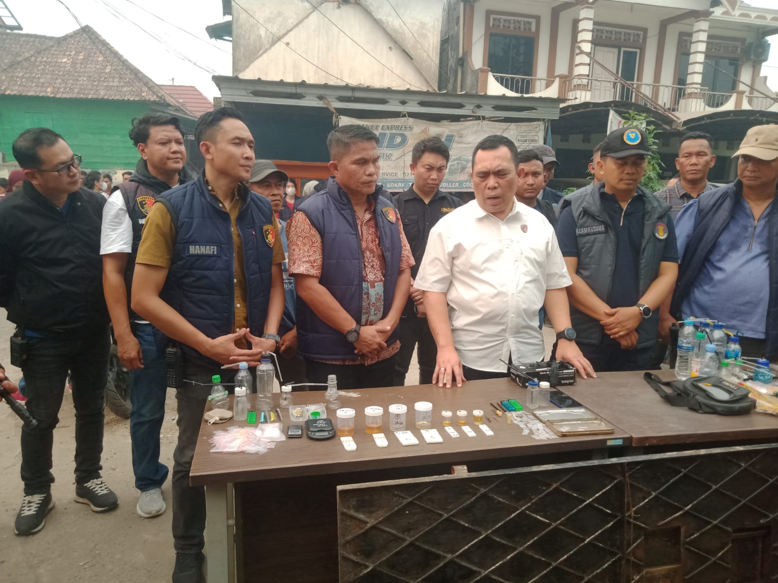 Tim Gabungan Kembali Gerebek Lokasi Narkoba, 7 Orang Diamankan Dari Lorong Manggar Lawang Kidul Palembang 1